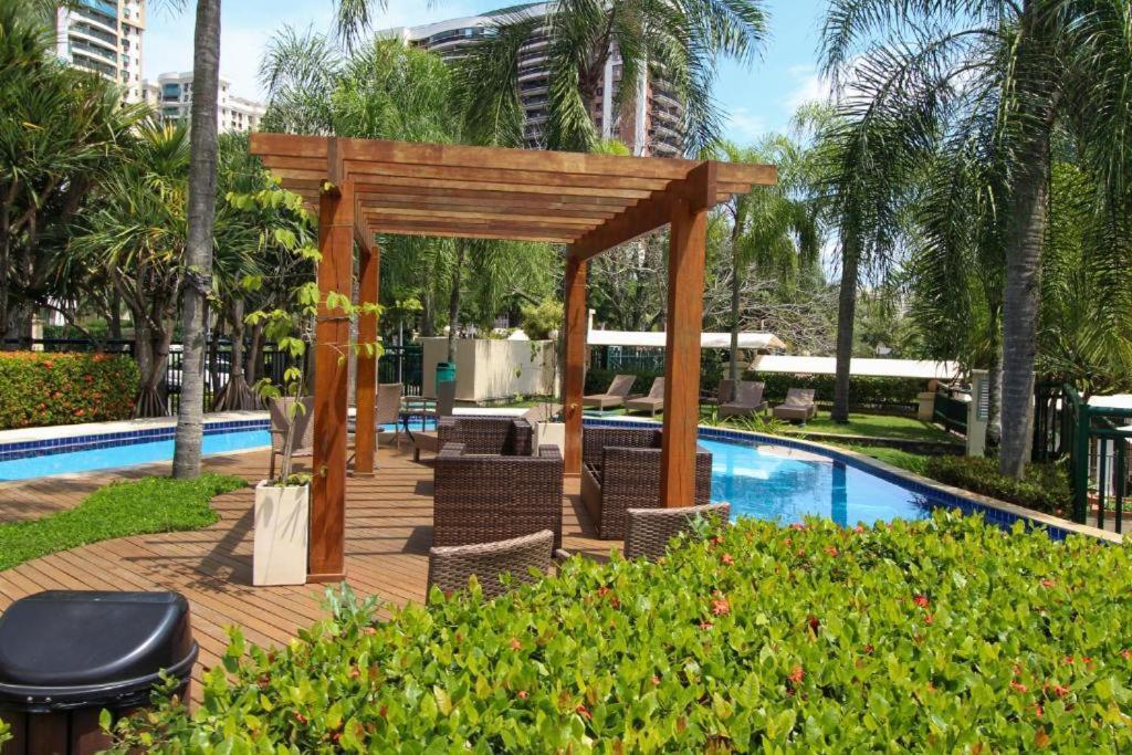 Barra Da Tijuca - 508 - De Frente Para Maravilhosa Piscina - Estacionamento Gratuito - Academia Comphania Atletica - Balsa Para Praia Gratis - Microondas - Geladeira Grande - Recepcao 24Horas - Wi-Fi - Com Pia Rio de Janeiro Luaran gambar