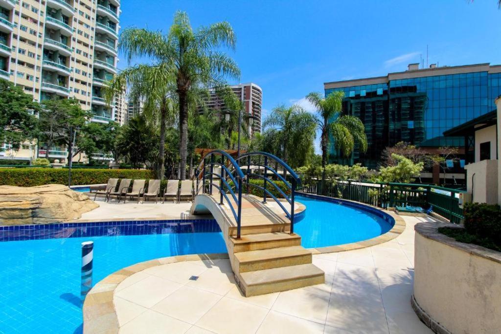 Barra Da Tijuca - 508 - De Frente Para Maravilhosa Piscina - Estacionamento Gratuito - Academia Comphania Atletica - Balsa Para Praia Gratis - Microondas - Geladeira Grande - Recepcao 24Horas - Wi-Fi - Com Pia Rio de Janeiro Luaran gambar