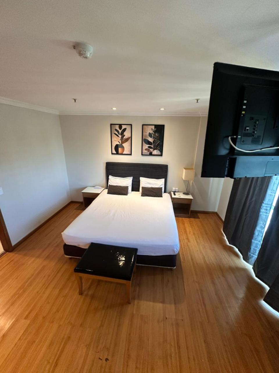 Barra Da Tijuca - 508 - De Frente Para Maravilhosa Piscina - Estacionamento Gratuito - Academia Comphania Atletica - Balsa Para Praia Gratis - Microondas - Geladeira Grande - Recepcao 24Horas - Wi-Fi - Com Pia Rio de Janeiro Luaran gambar